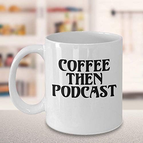 Podcasting Podcaster pokloni, kava, a zatim podcast šalica